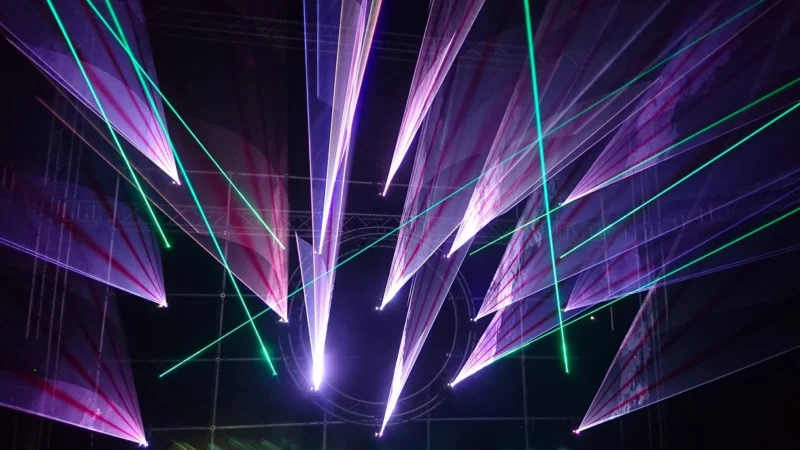 Sekator akumulatorowy i poziomica laserowa: co warto kupić w sklepie z narzędziami